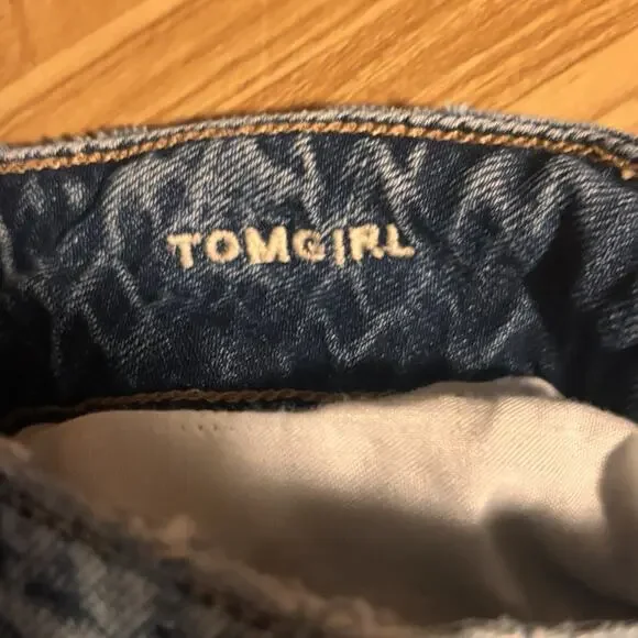 American Eagle Tomgirl Jeans Size 2 Distressed High Rise Mom Denim - Picture 5 of 7